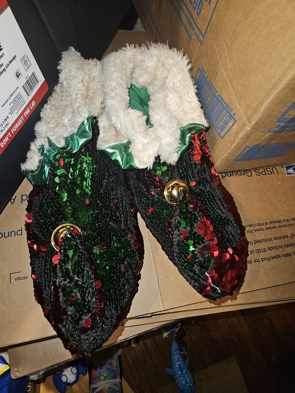 Festive Sequin Fuzzy-Lined Women's Slippers - Red & Green